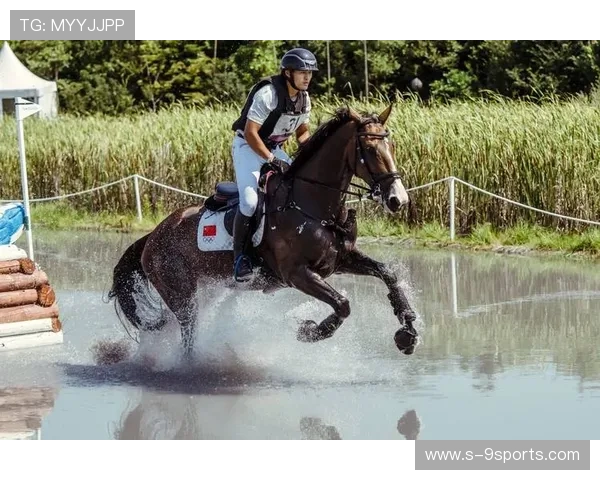 英格兰骑手安娜·史密斯在巴黎奥运会障碍赛中获得铜牌，表现出色。